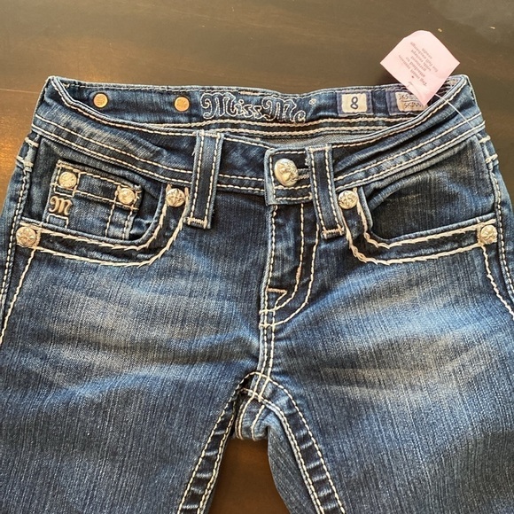Miss Me Girl Jeans size 8 Denim with Rhinestones on Back Pockets Great Condition - Picture 2 of 10